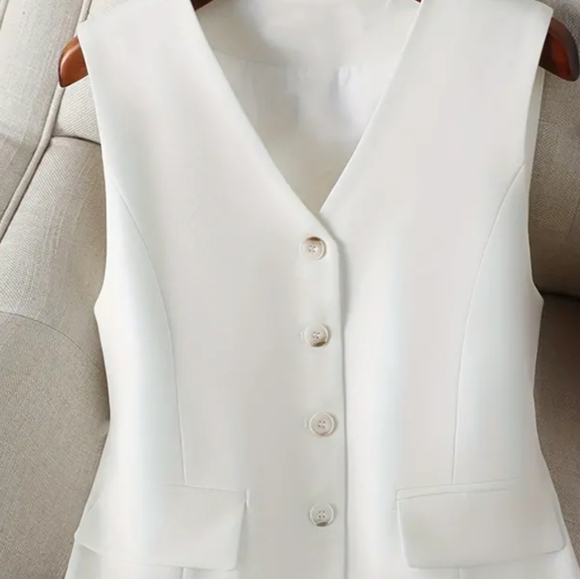 NWOT Button Down White Tailored Vest